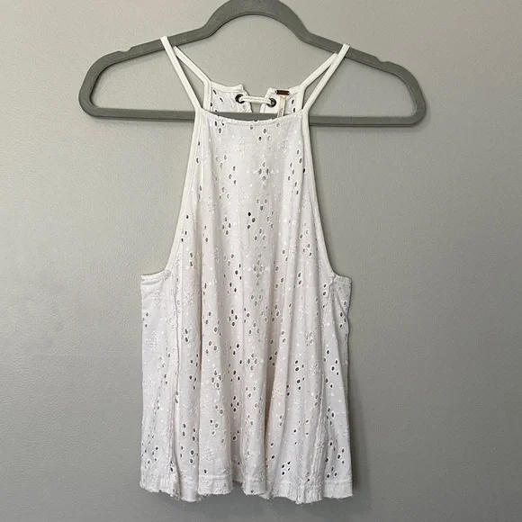 Free People Women’s Small White Eyelet Top Raw Hem Lace Up Back Embroidered Boho - Picture 10 of 12